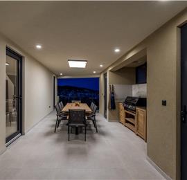 4 bedroom villa with heated pool and sea view in Vinišće, sleeps 8